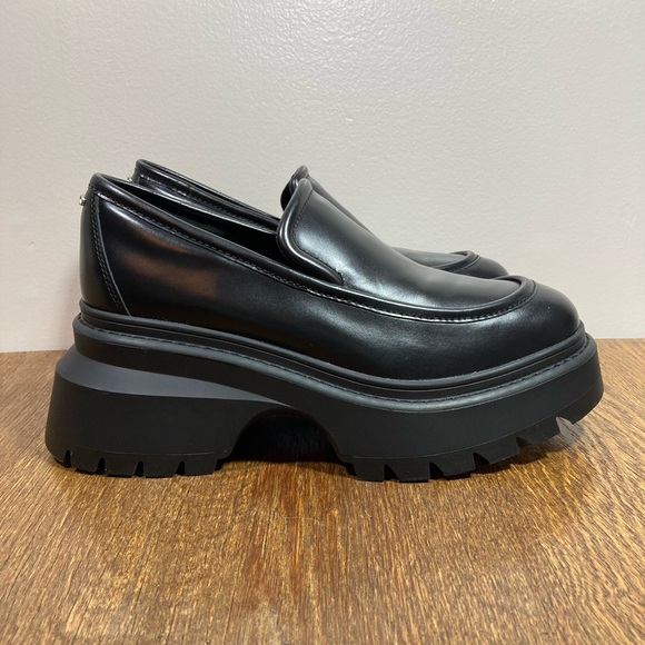 New Michael Kors Shiloh Chunky Black Leather Loafers Women’s Various Sizes - Picture 1 of 9